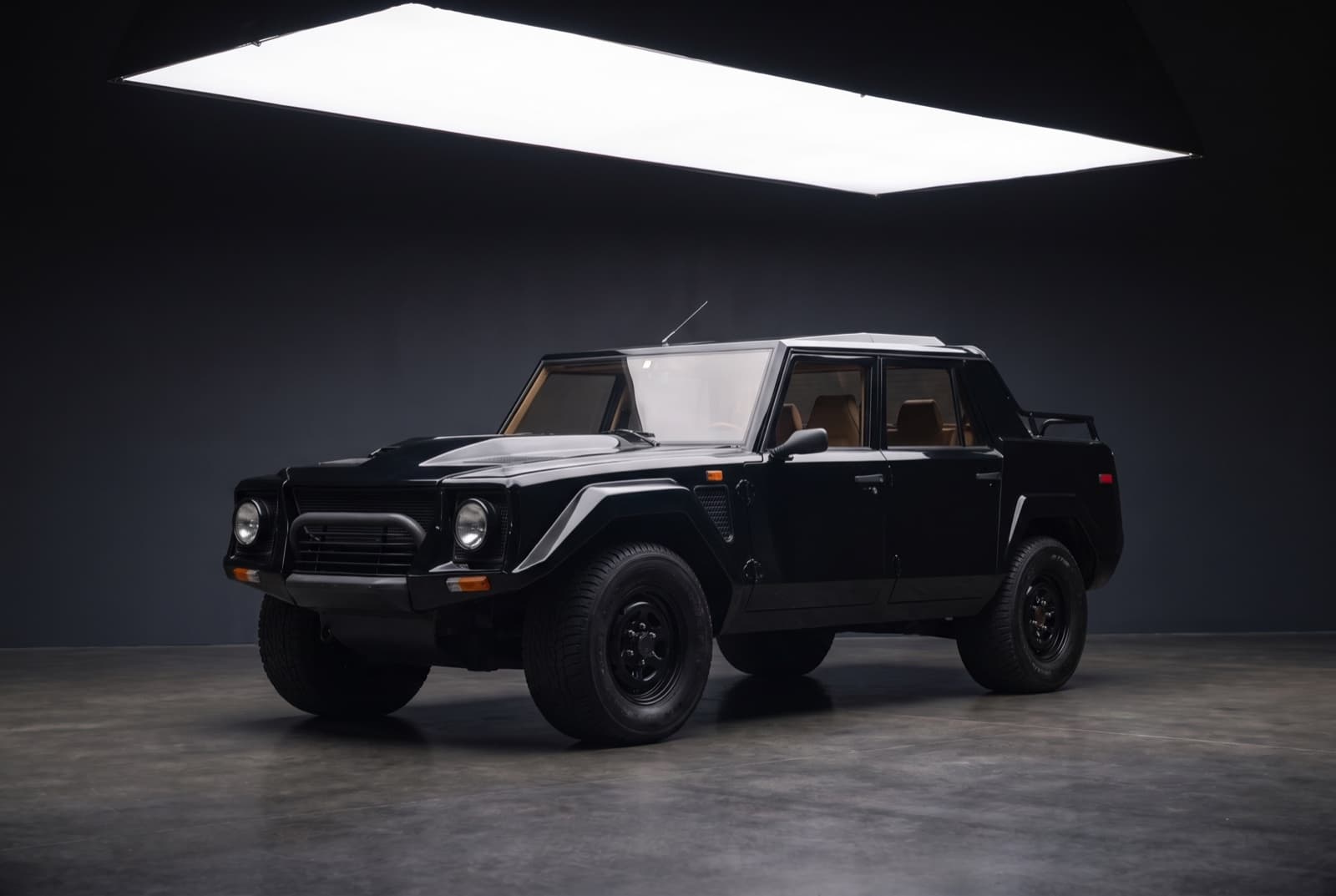Lamborghini LM002 (1986-1993)