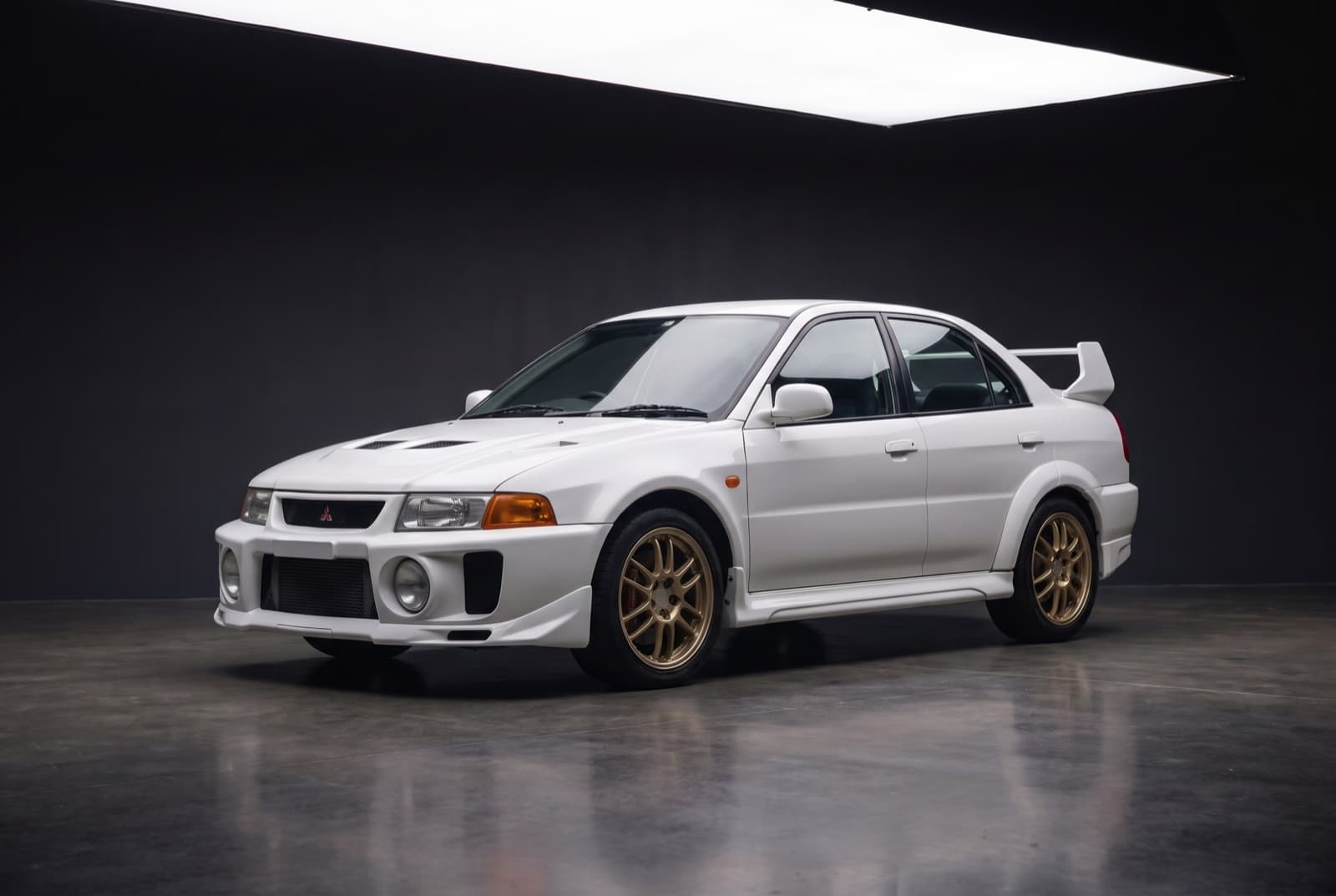 Mitsubishi Lancer Evolution V GSR (1998-1999)